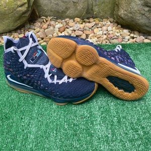 Nike basketball LeBron 17 - size 12